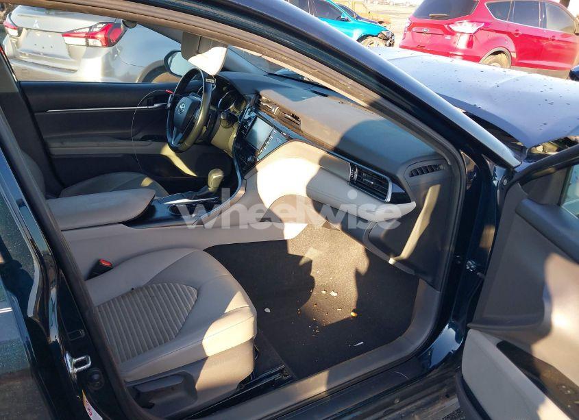 Photo 5 of 2019 Toyota Camry SE (VIN 4T1B11HK7KU736488)