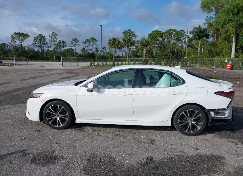 Photo 15 of 2019 Toyota Camry SE (VIN 4T1B11HK7KU754618)