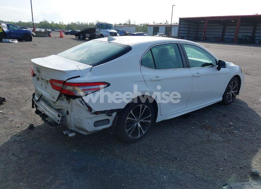 Photo 4 of 2019 Toyota Camry SE (VIN 4T1B11HK7KU754618)