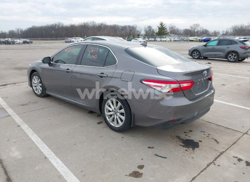 Photo 3 of 2019 Toyota Camry LE (VIN 4T1B11HK7KU759723)