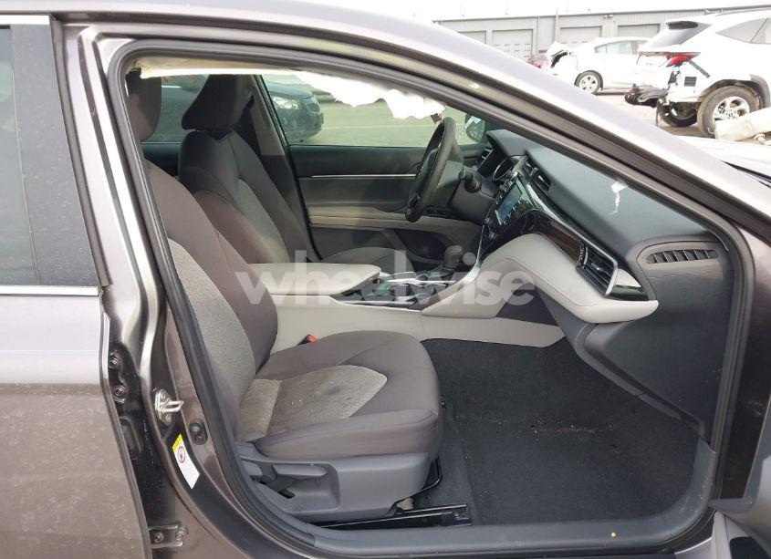 Photo 5 of 2019 Toyota Camry LE (VIN 4T1B11HK7KU759723)