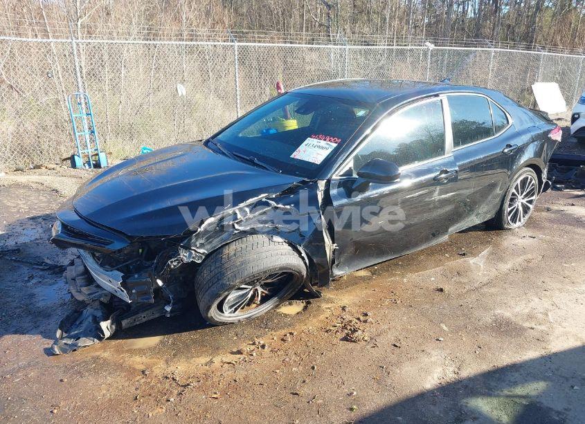 Photo 2 of 2019 Toyota Camry SE (VIN 4T1B11HK7KU774951)