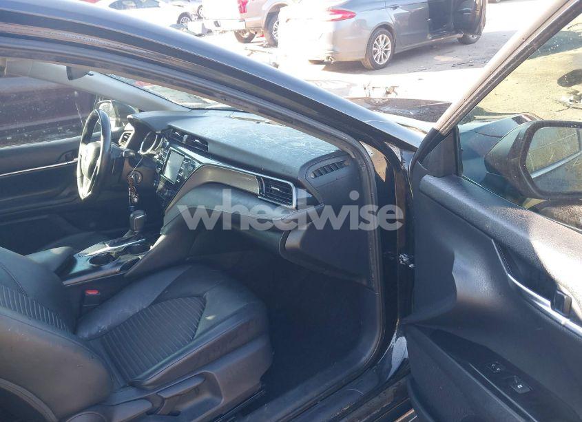 Photo 5 of 2019 Toyota Camry SE (VIN 4T1B11HK7KU774951)