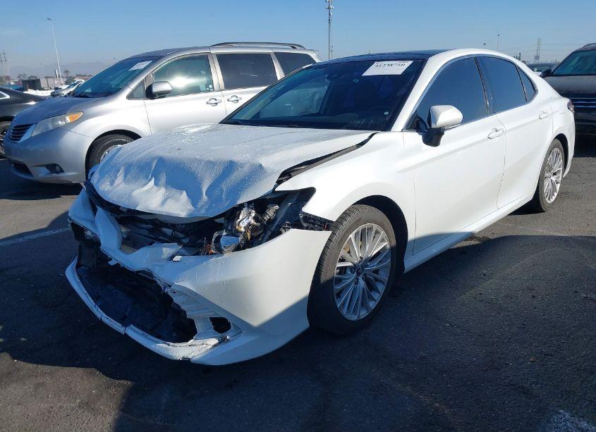 Photo 2 of 2019 Toyota Camry XLE (VIN 4T1B11HK7KU789014)