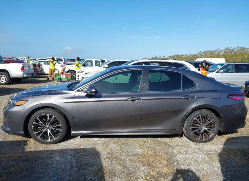 Photo 14 of 2019 Toyota Camry SE (VIN 4T1B11HK7KU794911)