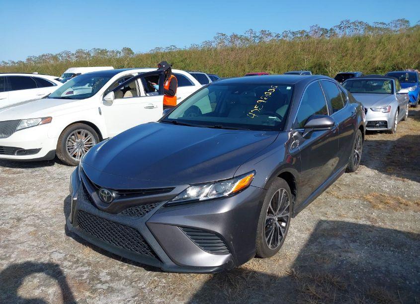 Photo 2 of 2019 Toyota Camry SE (VIN 4T1B11HK7KU794911)
