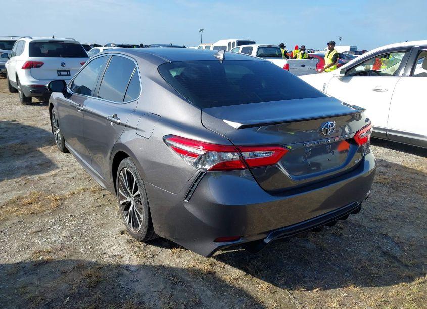 Photo 3 of 2019 Toyota Camry SE (VIN 4T1B11HK7KU794911)