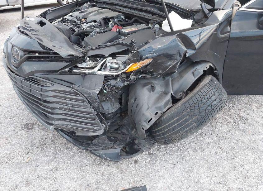 Photo 6 of 2019 Toyota Camry LE (VIN 4T1B11HK7KU795038)