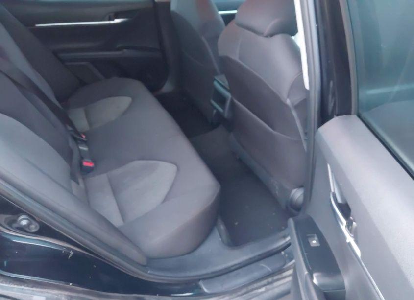 Photo 8 of 2019 Toyota Camry LE (VIN 4T1B11HK7KU795038)