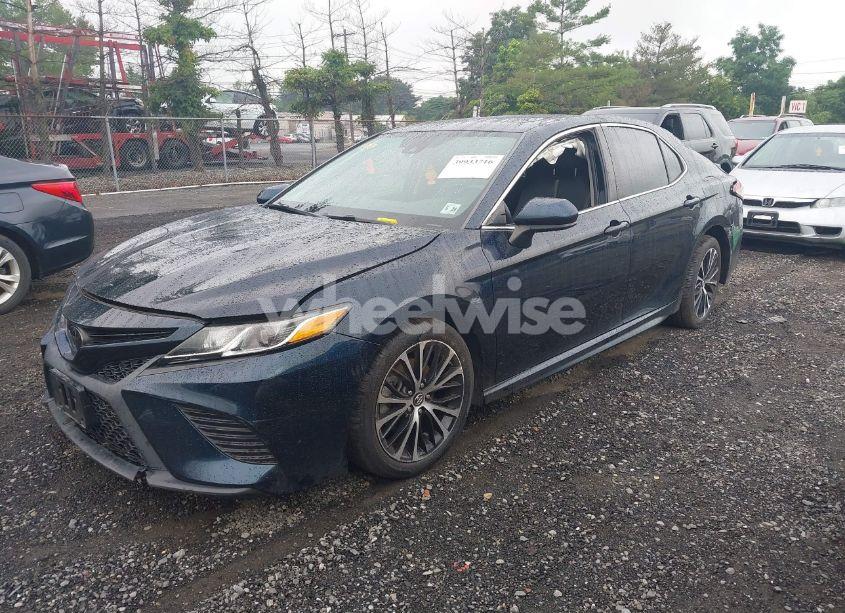 Photo 2 of 2019 Toyota Camry SE (VIN 4T1B11HK7KU795900)