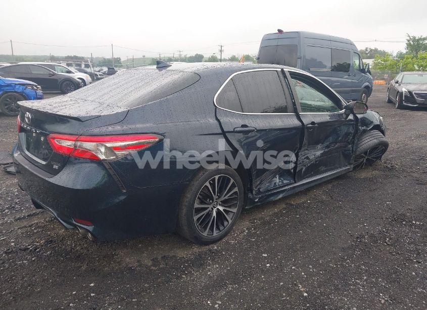 Photo 4 of 2019 Toyota Camry SE (VIN 4T1B11HK7KU795900)