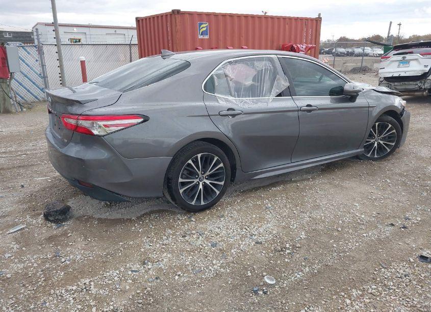 Photo 4 of 2019 Toyota Camry SE (VIN 4T1B11HK7KU799669)