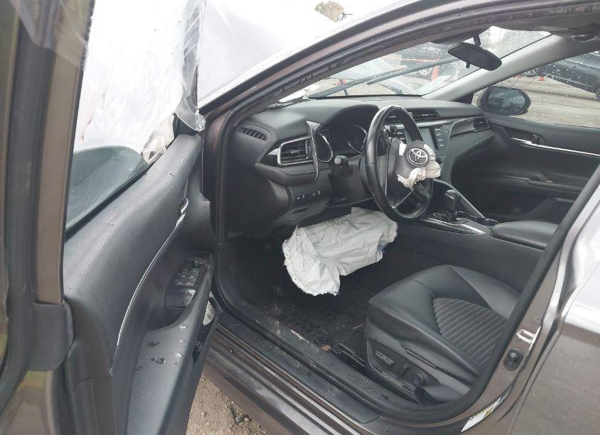 Photo 5 of 2019 Toyota Camry SE (VIN 4T1B11HK7KU799669)