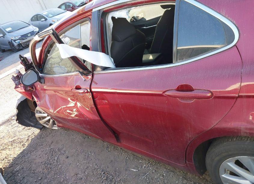 Photo 15 of 2019 Toyota Camry LE (VIN 4T1B11HK7KU810881)