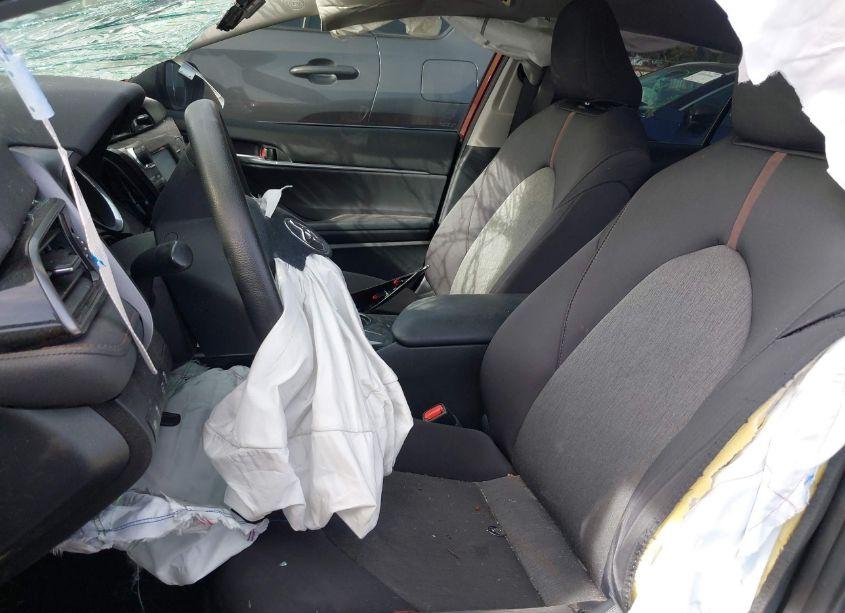 Photo 19 of 2019 Toyota Camry LE (VIN 4T1B11HK7KU810881)