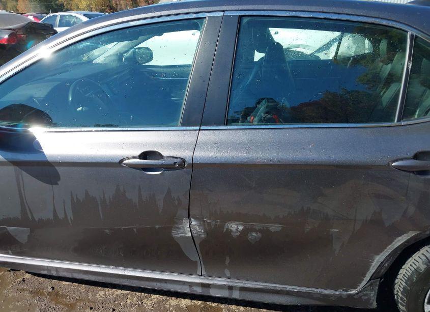 Photo 14 of 2019 Toyota Camry SE (VIN 4T1B11HK7KU822044)