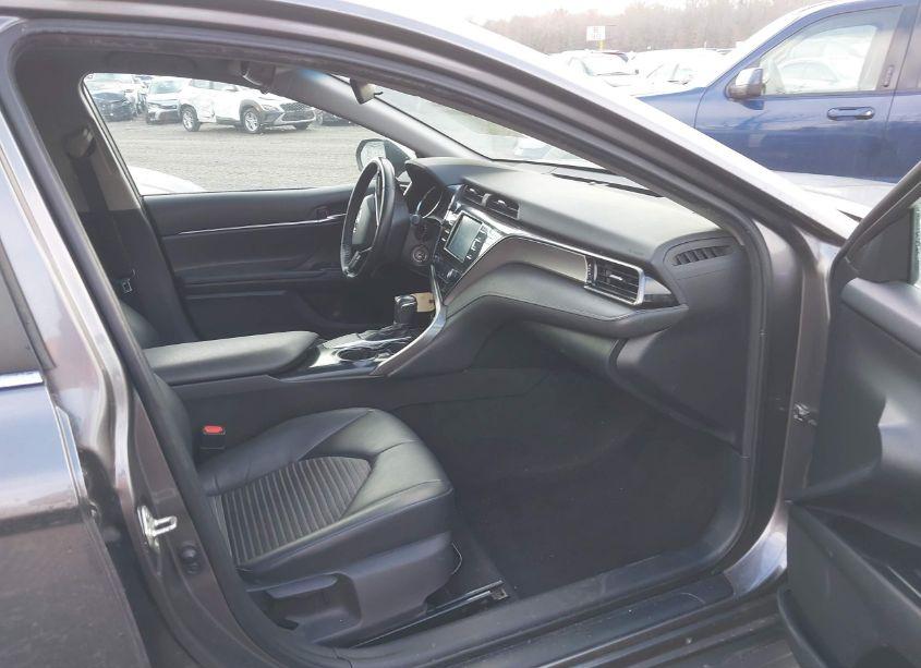 Photo 5 of 2019 Toyota Camry SE (VIN 4T1B11HK7KU822044)