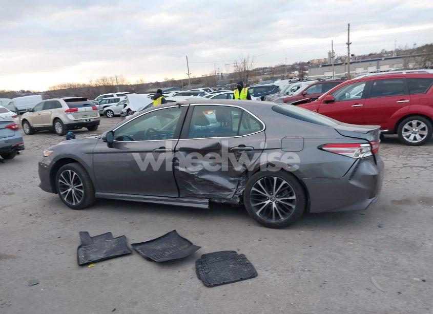 Photo 14 of 2019 Toyota Camry SE (VIN 4T1B11HK7KU834825)