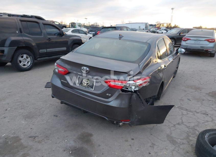 Photo 4 of 2019 Toyota Camry SE (VIN 4T1B11HK7KU834825)