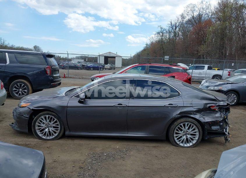 Photo 14 of 2019 Toyota Camry XLE (VIN 4T1B11HK7KU840270)