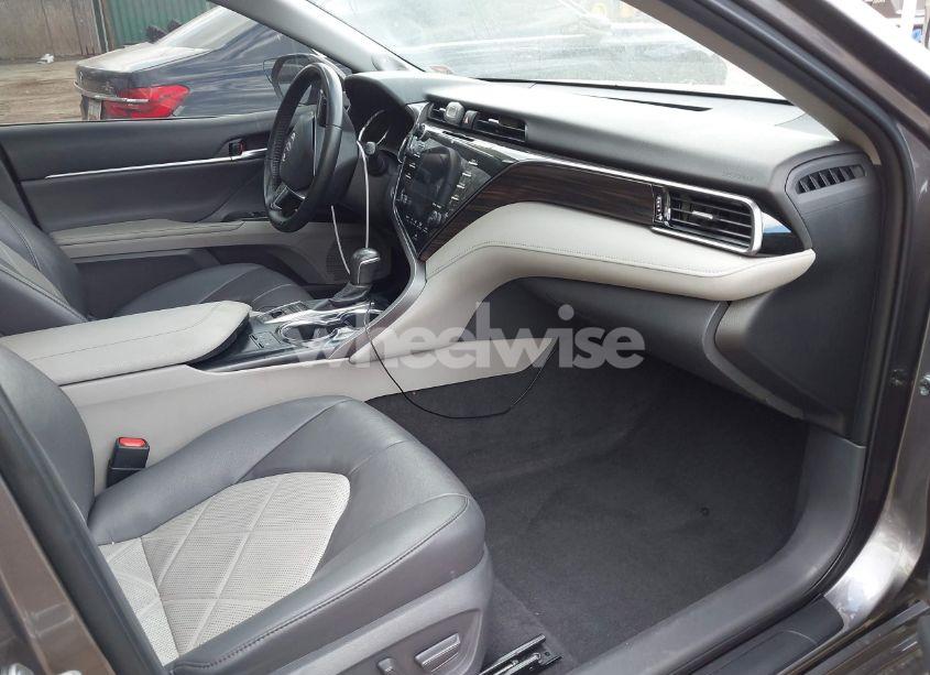 Photo 5 of 2019 Toyota Camry XLE (VIN 4T1B11HK7KU840270)