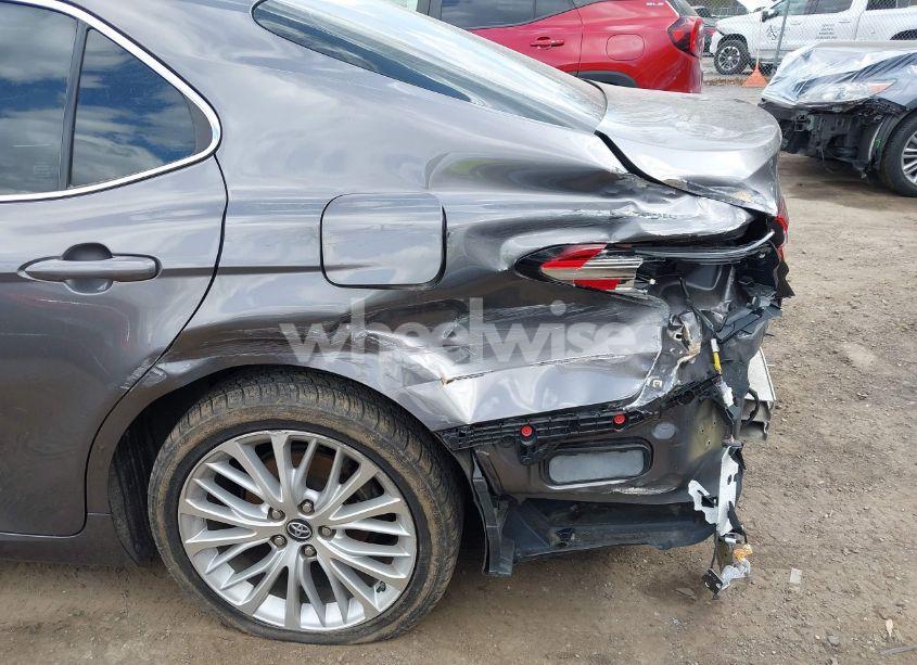 Photo 6 of 2019 Toyota Camry XLE (VIN 4T1B11HK7KU840270)