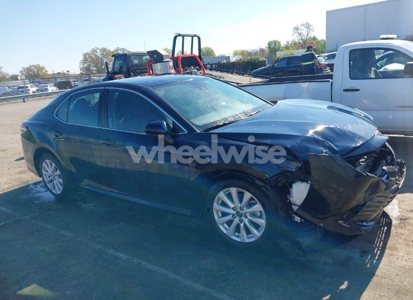 Photo 13 of 2019 Toyota Camry LE (VIN 4T1B11HK7KU845372)