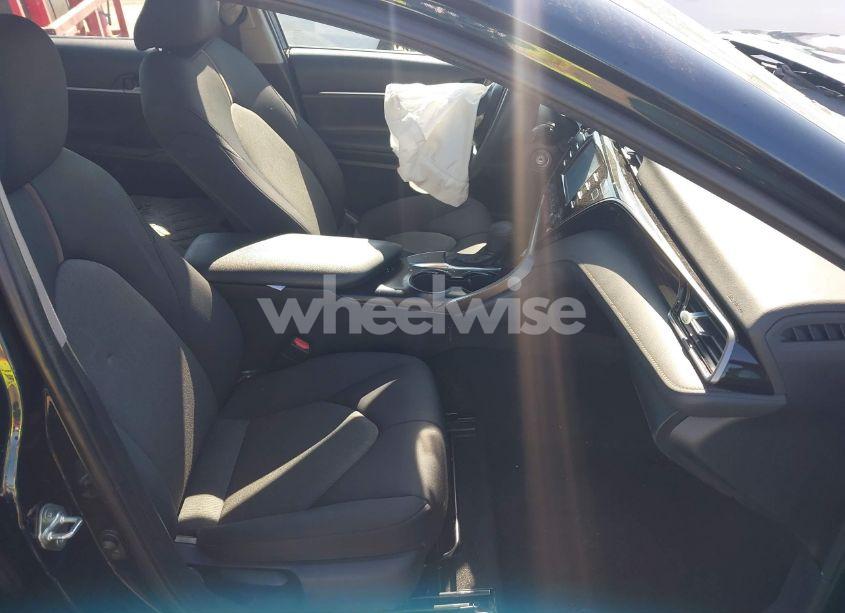 Photo 5 of 2019 Toyota Camry LE (VIN 4T1B11HK7KU845372)