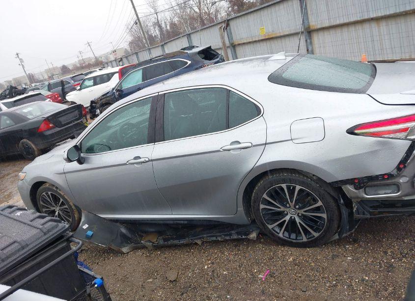 Photo 14 of 2019 Toyota Camry SE (VIN 4T1B11HK7KU852693)