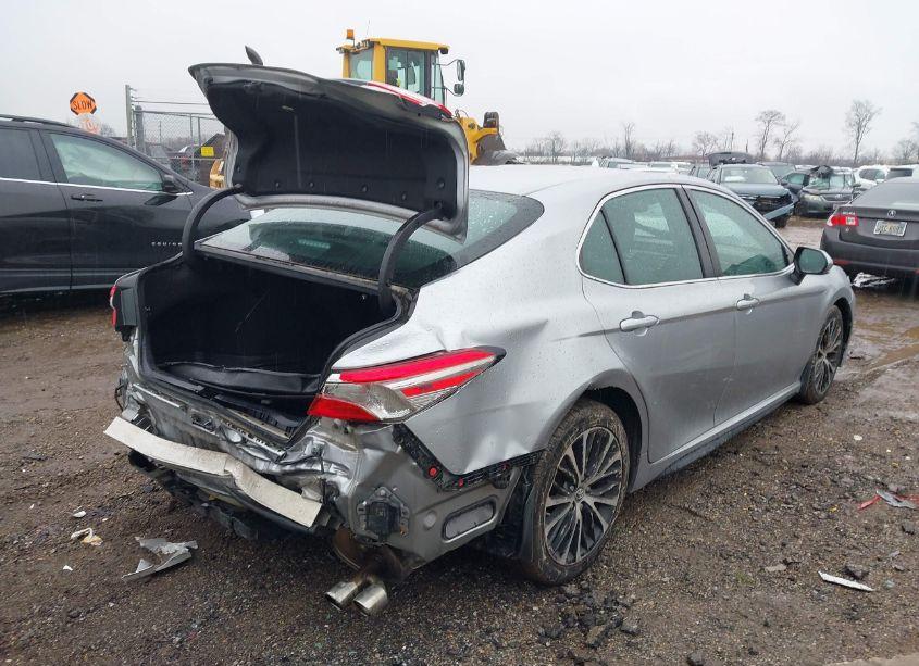 Photo 4 of 2019 Toyota Camry SE (VIN 4T1B11HK7KU852693)