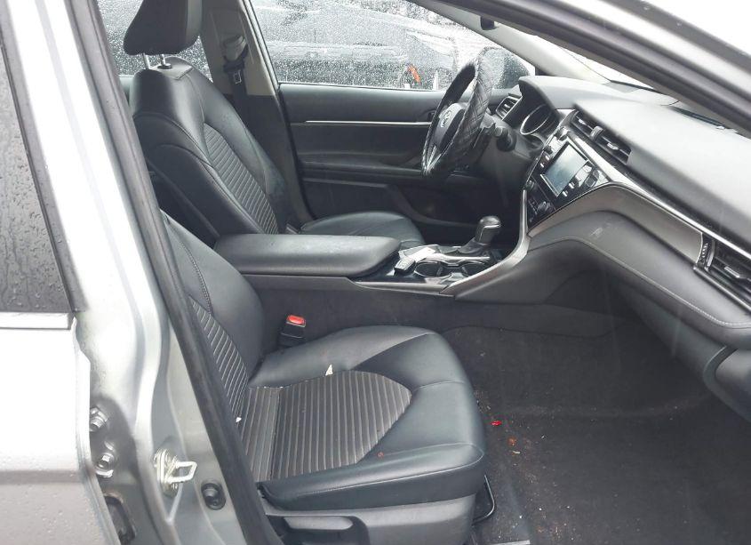 Photo 5 of 2019 Toyota Camry SE (VIN 4T1B11HK7KU852693)