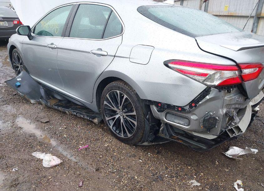 Photo 6 of 2019 Toyota Camry SE (VIN 4T1B11HK7KU852693)