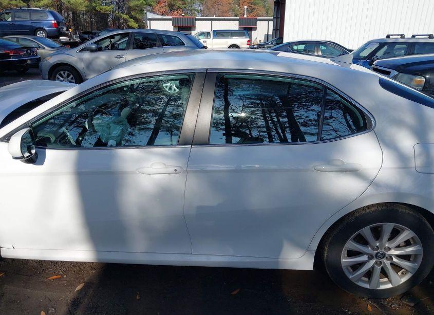 Photo 13 of 2019 Toyota Camry LE (VIN 4T1B11HK7KU854802)