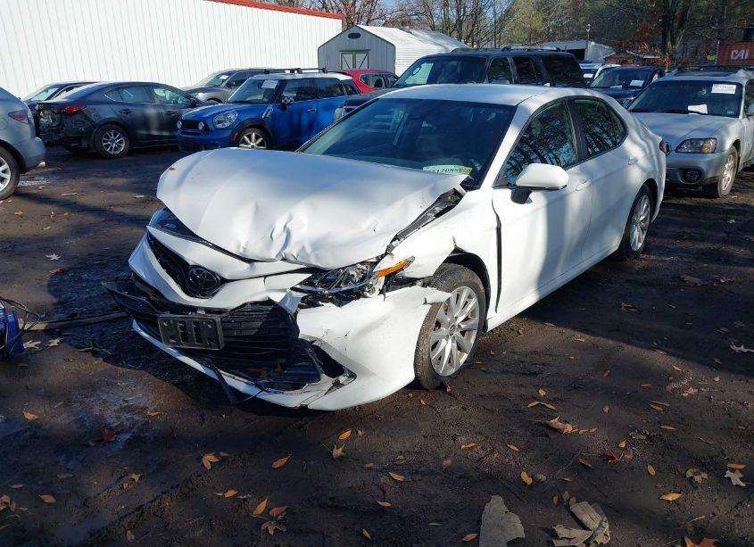 Photo 2 of 2019 Toyota Camry LE (VIN 4T1B11HK7KU854802)