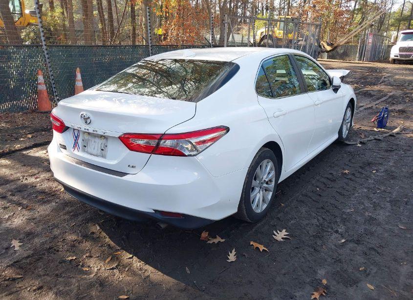 Photo 4 of 2019 Toyota Camry LE (VIN 4T1B11HK7KU854802)