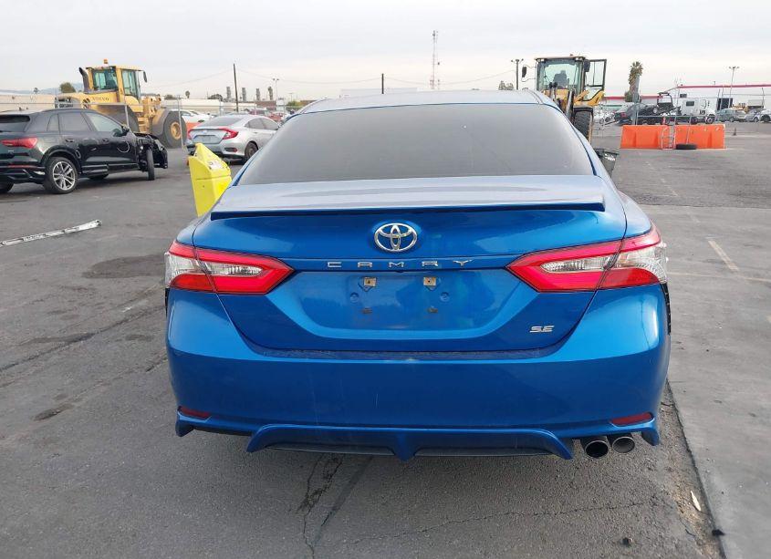Photo 16 of 2018 Toyota Camry SE (VIN 4T1B11HK8JU011898)