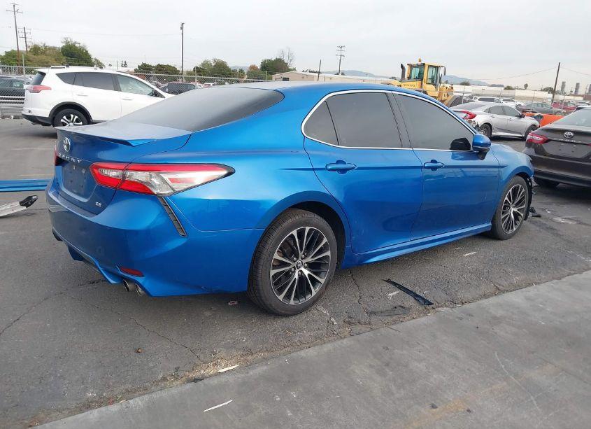Photo 4 of 2018 Toyota Camry SE (VIN 4T1B11HK8JU011898)
