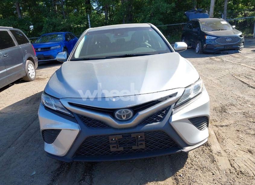 Photo 12 of 2018 Toyota Camry SE (VIN 4T1B11HK8JU014347)