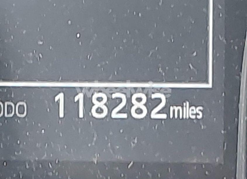 Photo 15 of 2018 Toyota Camry SE (VIN 4T1B11HK8JU014347)