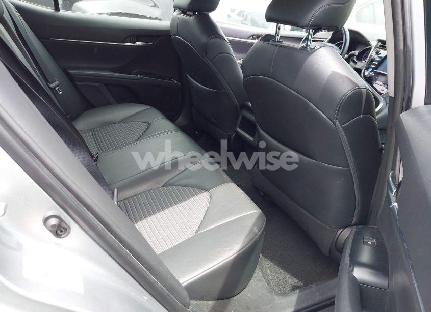 Photo 8 of 2018 Toyota Camry SE (VIN 4T1B11HK8JU014347)