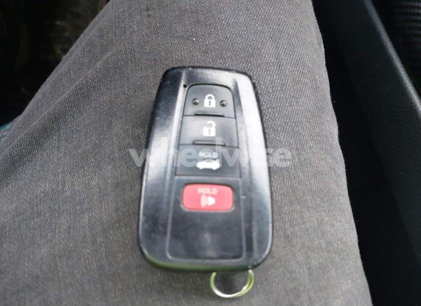 Photo 11 of 2018 Toyota Camry SE (VIN 4T1B11HK8JU042438)