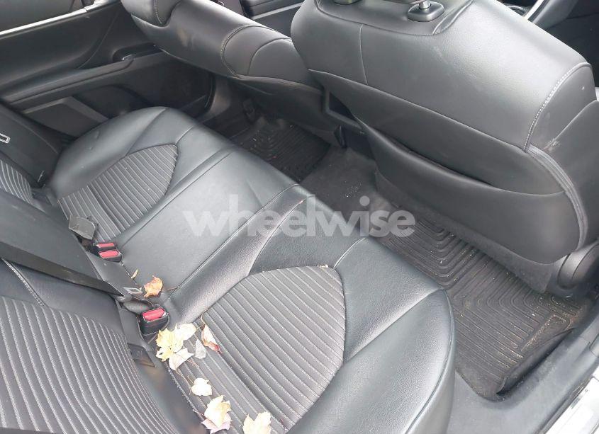 Photo 8 of 2018 Toyota Camry SE (VIN 4T1B11HK8JU042438)