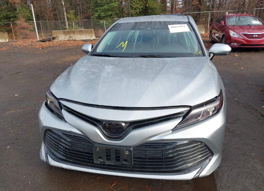 Photo 12 of 2018 Toyota Camry LE (VIN 4T1B11HK8JU045372)