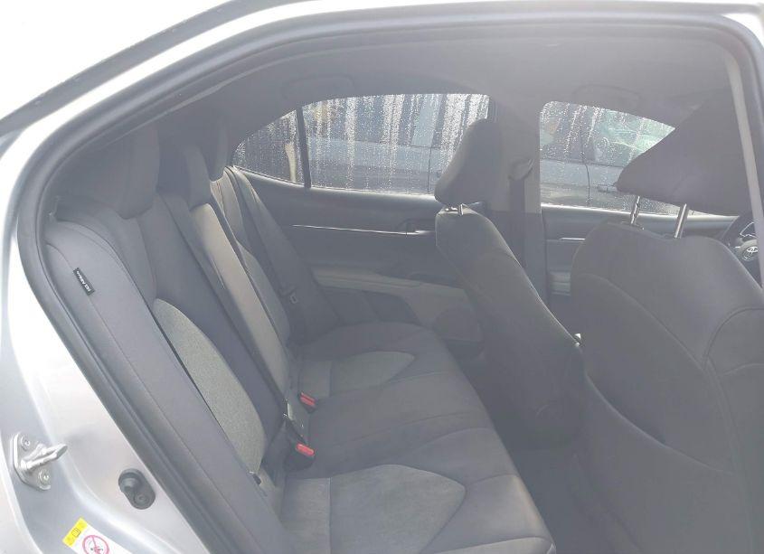 Photo 8 of 2018 Toyota Camry LE (VIN 4T1B11HK8JU045372)