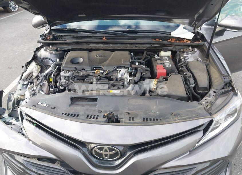 Photo 10 of 2018 Toyota Camry LE (VIN 4T1B11HK8JU046828)
