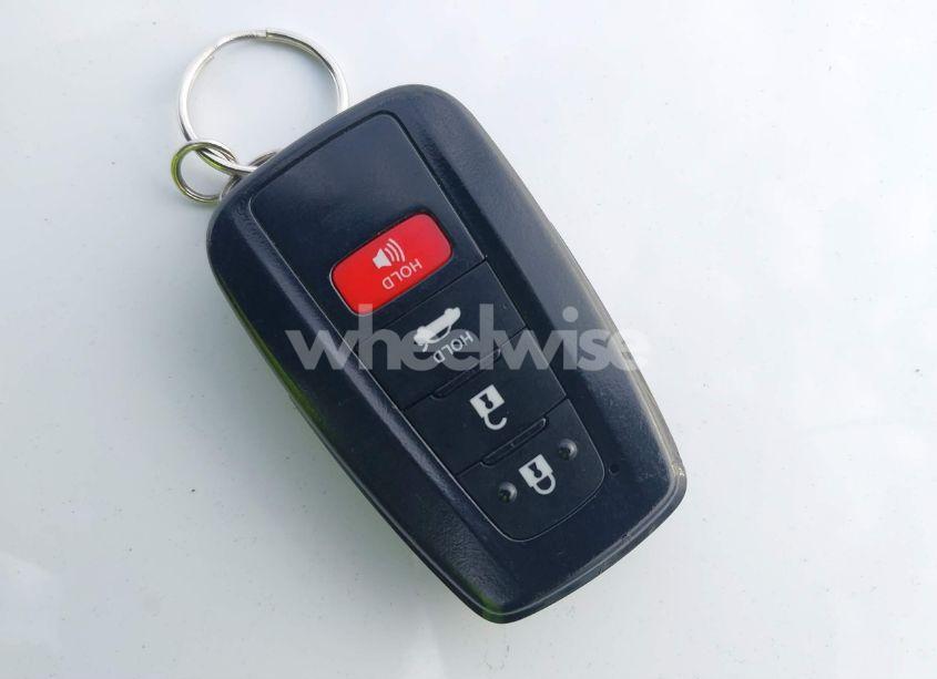 Photo 11 of 2018 Toyota Camry LE (VIN 4T1B11HK8JU046828)