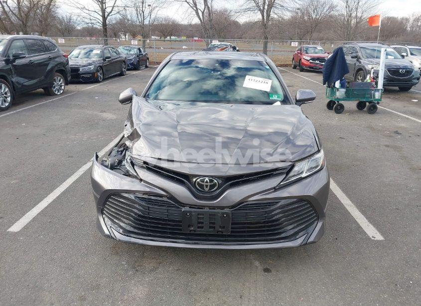 Photo 12 of 2018 Toyota Camry LE (VIN 4T1B11HK8JU046828)