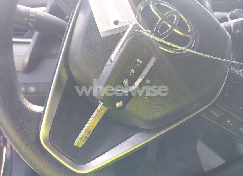 Photo 11 of 2018 Toyota Camry L (VIN 4T1B11HK8JU049339)