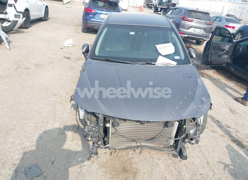 Photo 13 of 2018 Toyota Camry L (VIN 4T1B11HK8JU049339)