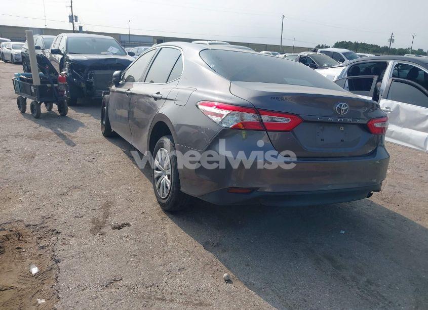 Photo 3 of 2018 Toyota Camry L (VIN 4T1B11HK8JU049339)